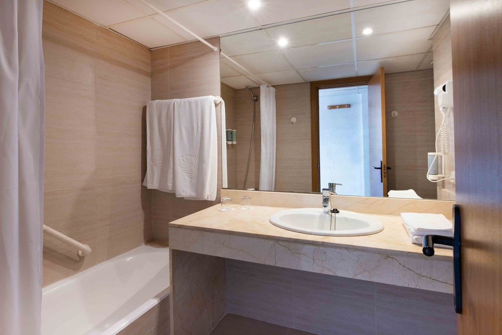 Valentin Grand Park Suite Hotel 79/80