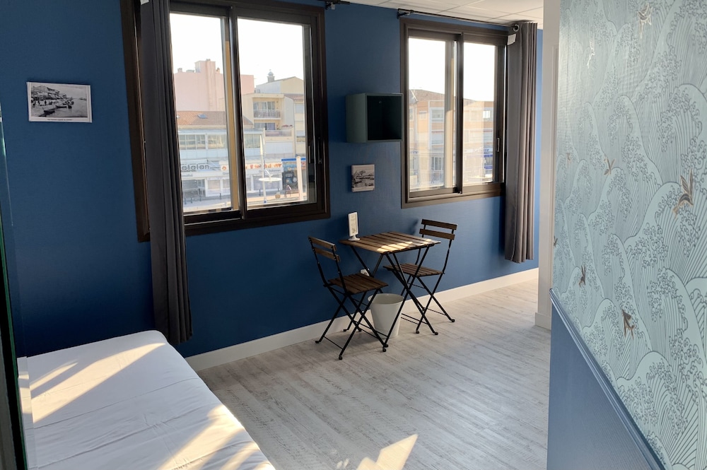 Hotel du petit baigneur 30/50