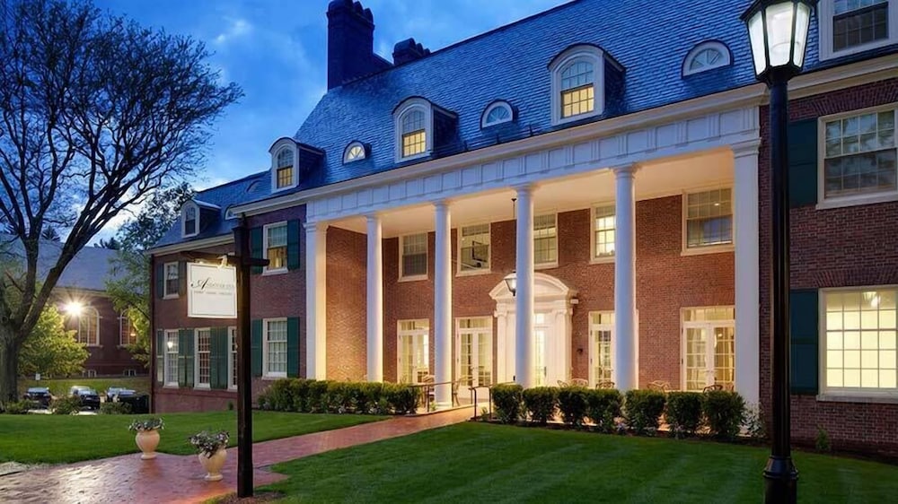Andover Inn 2/39