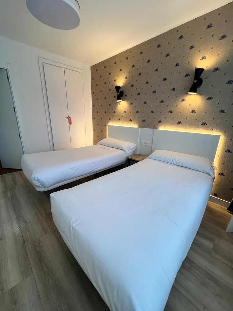 Iraipe Gorbea Hotel 4/48