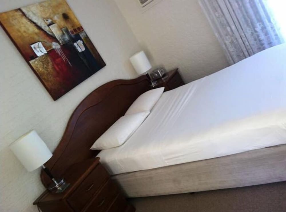 MOLLYMOOK PARADISE HAVEN MOTEL 17/39