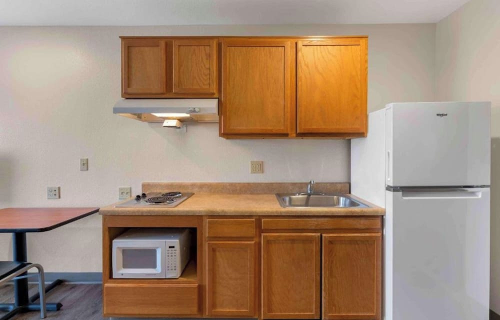 Studio 6 Extended Stay Fishkill Westage Center NY 55/64