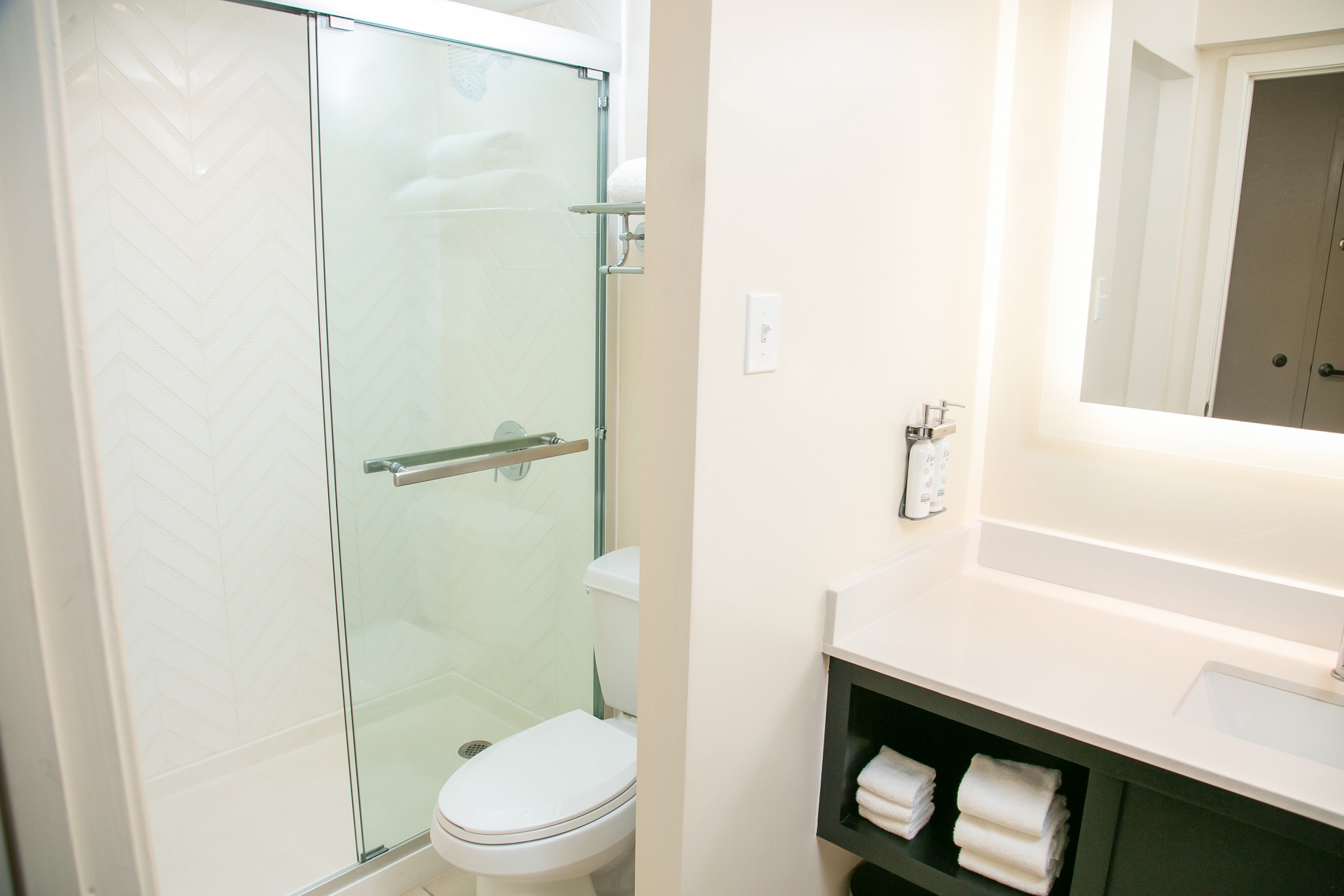 Holiday Inn New Orleans West Bank Tower 77/79
