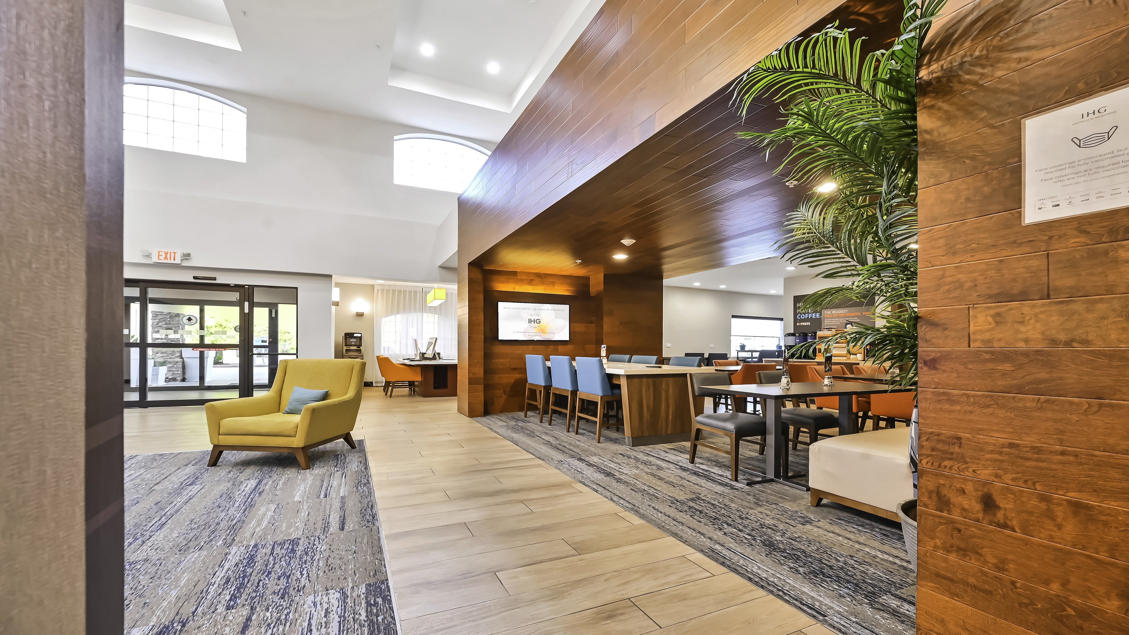 Holiday Inn Express Palestine 38/45