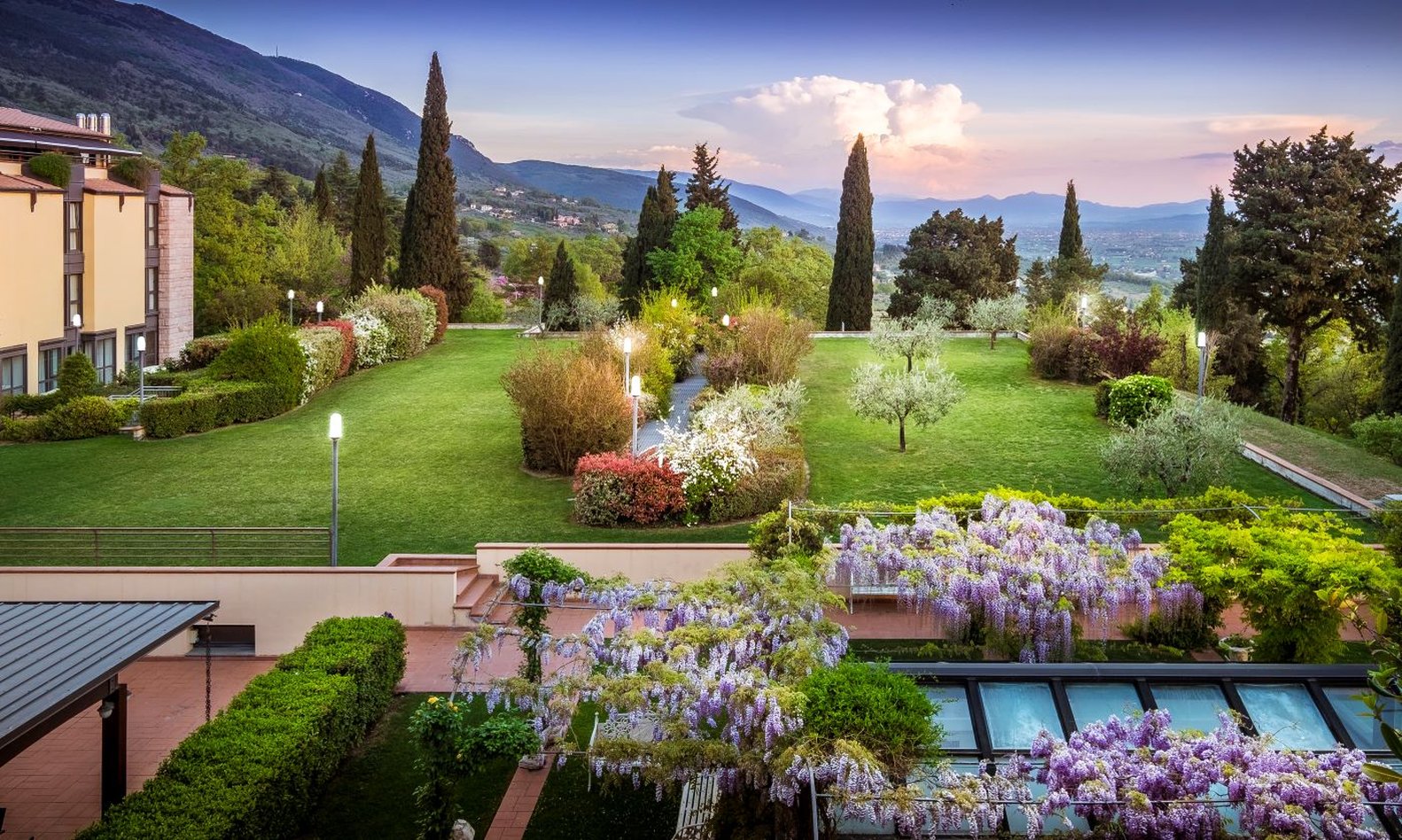 BV Grand Hotel Assisi 42/43