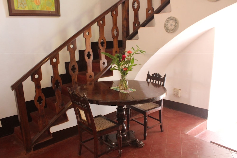 Granpas Inn Bougainvillea 36/50