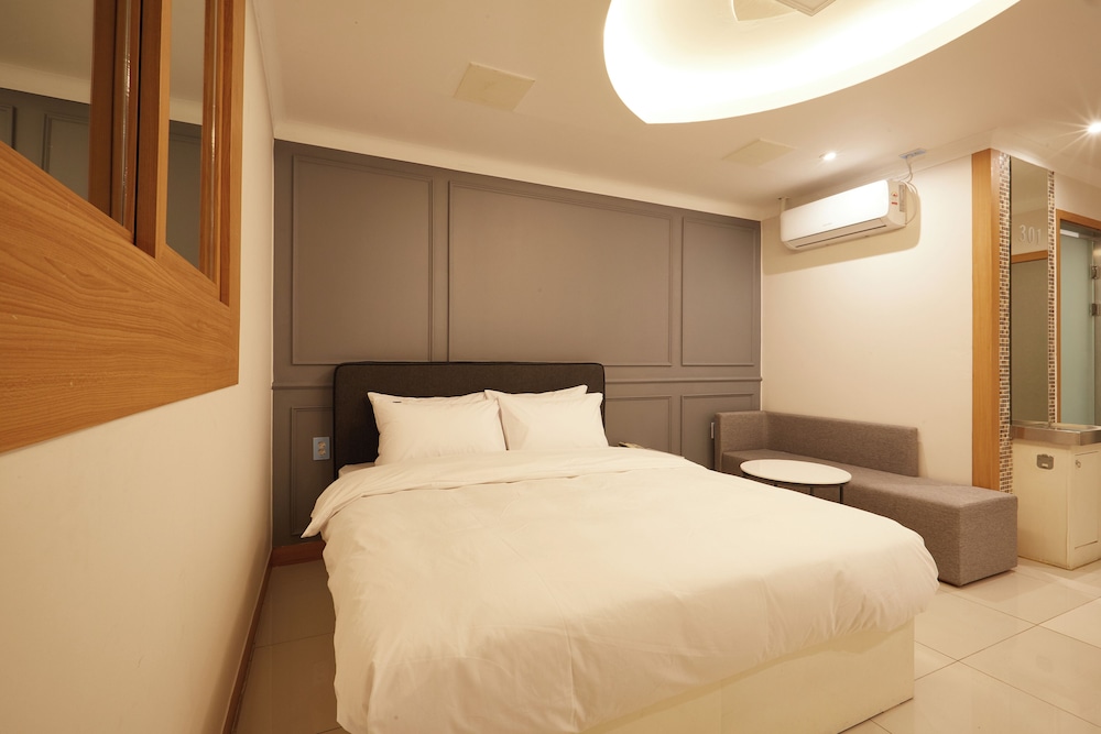 JM Hotel 19/66