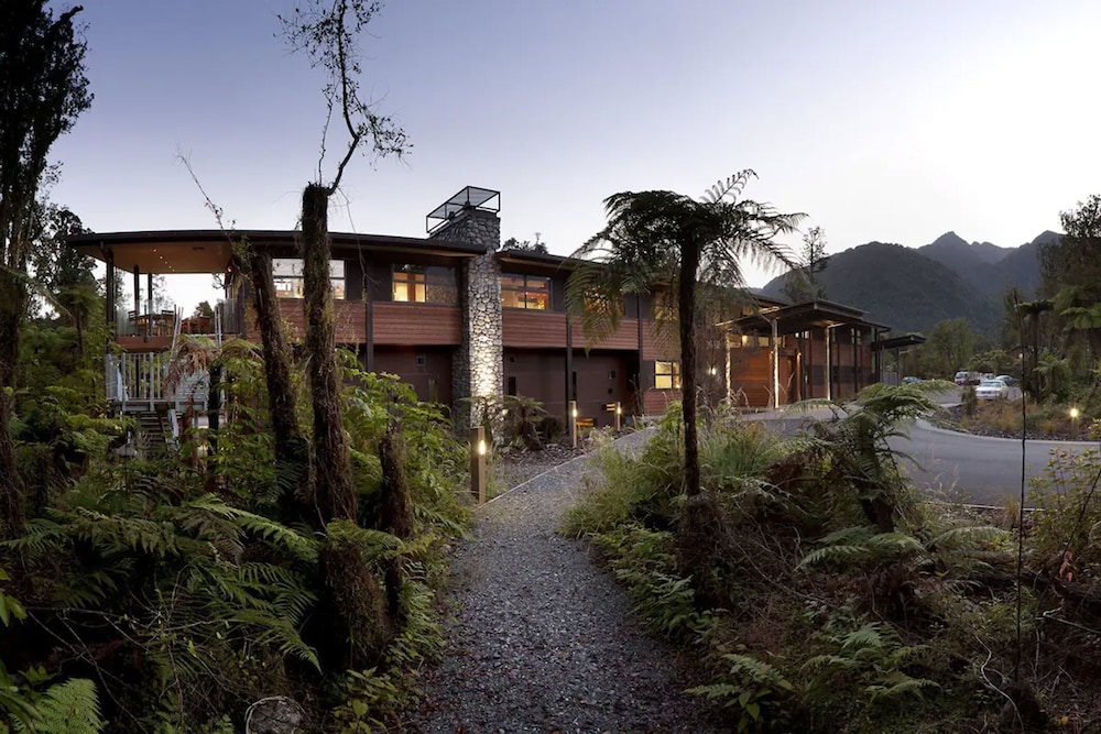 Legacy Te Waonui Hotel Franz Josef in FRANZ JOSEF