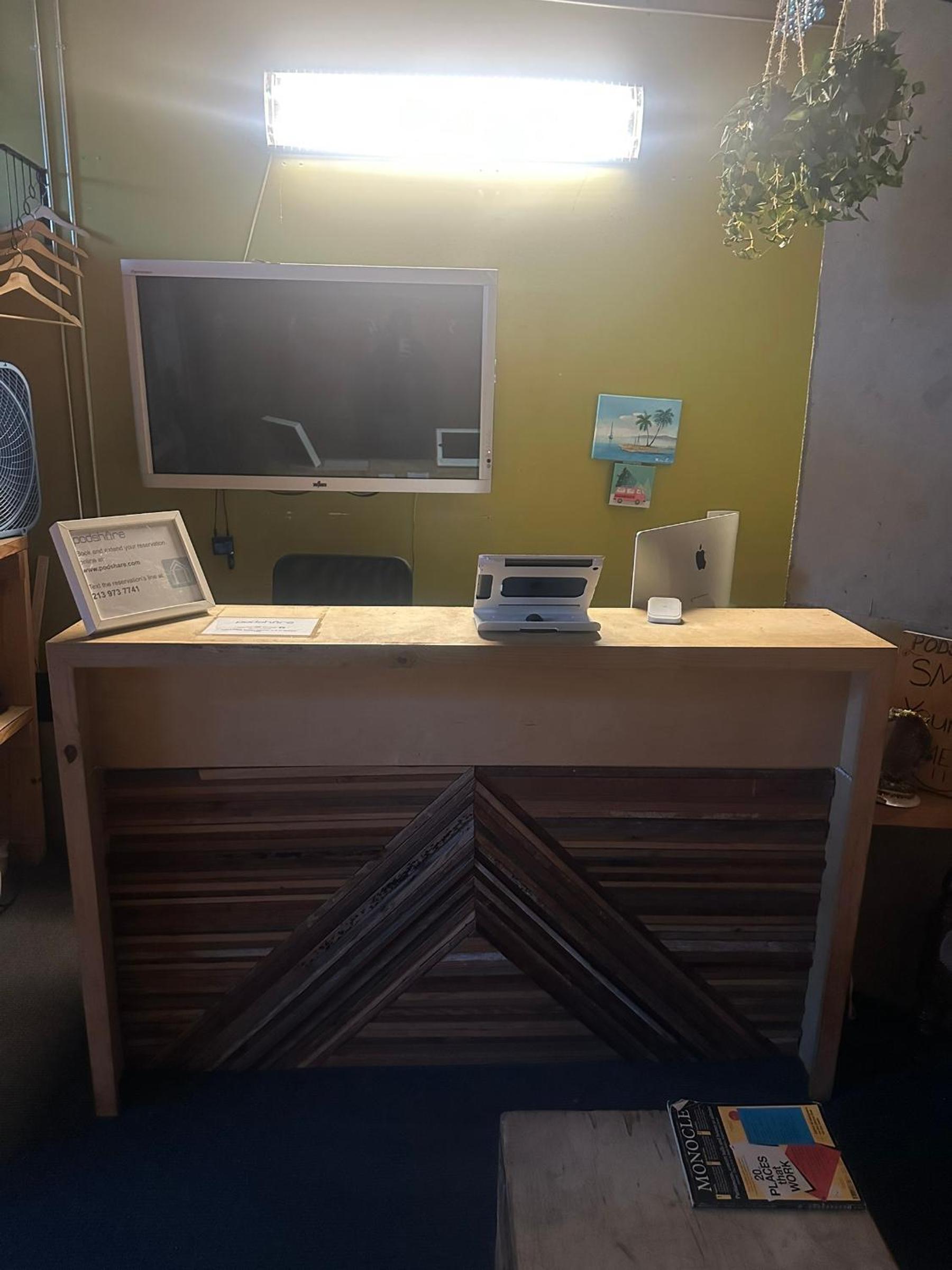 PodShare San Diego - Hostel 1/16