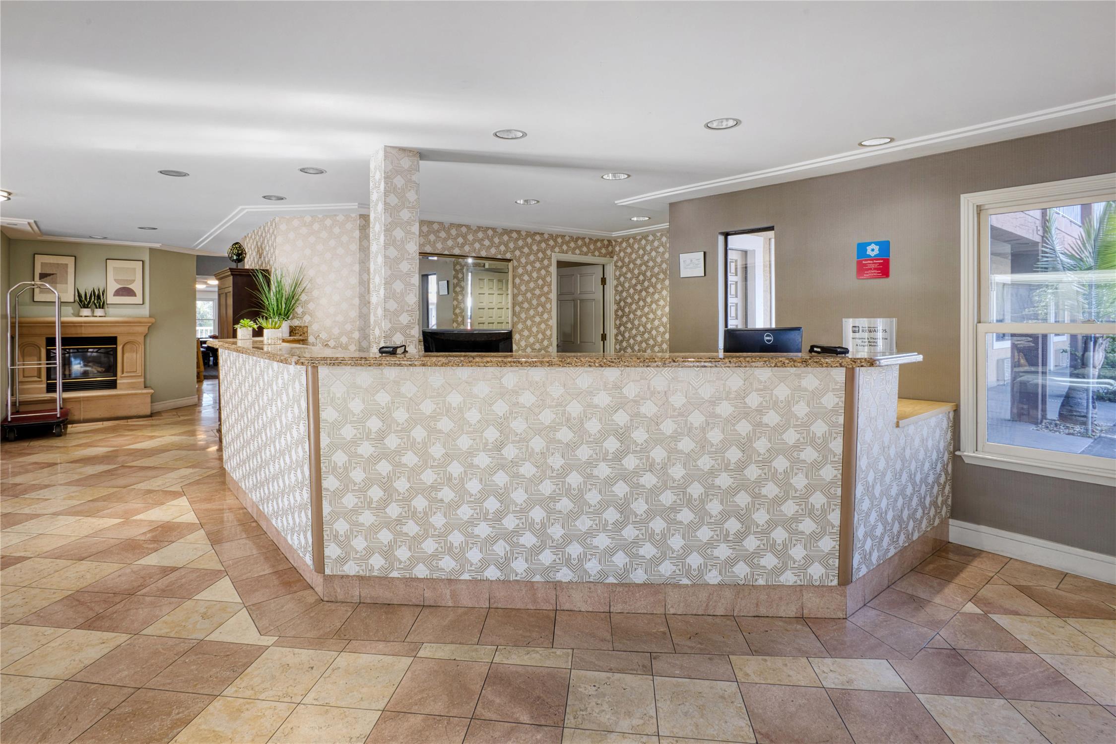 Surestay Plus Hotel By Best Western Mountain View 10/70