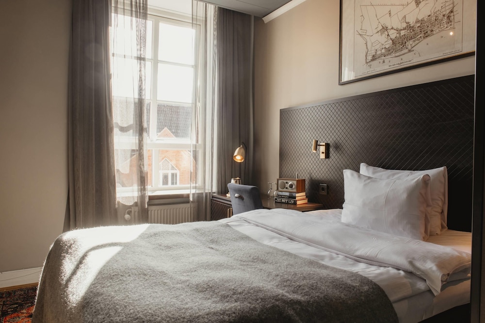 Compact, Double Bed, with View