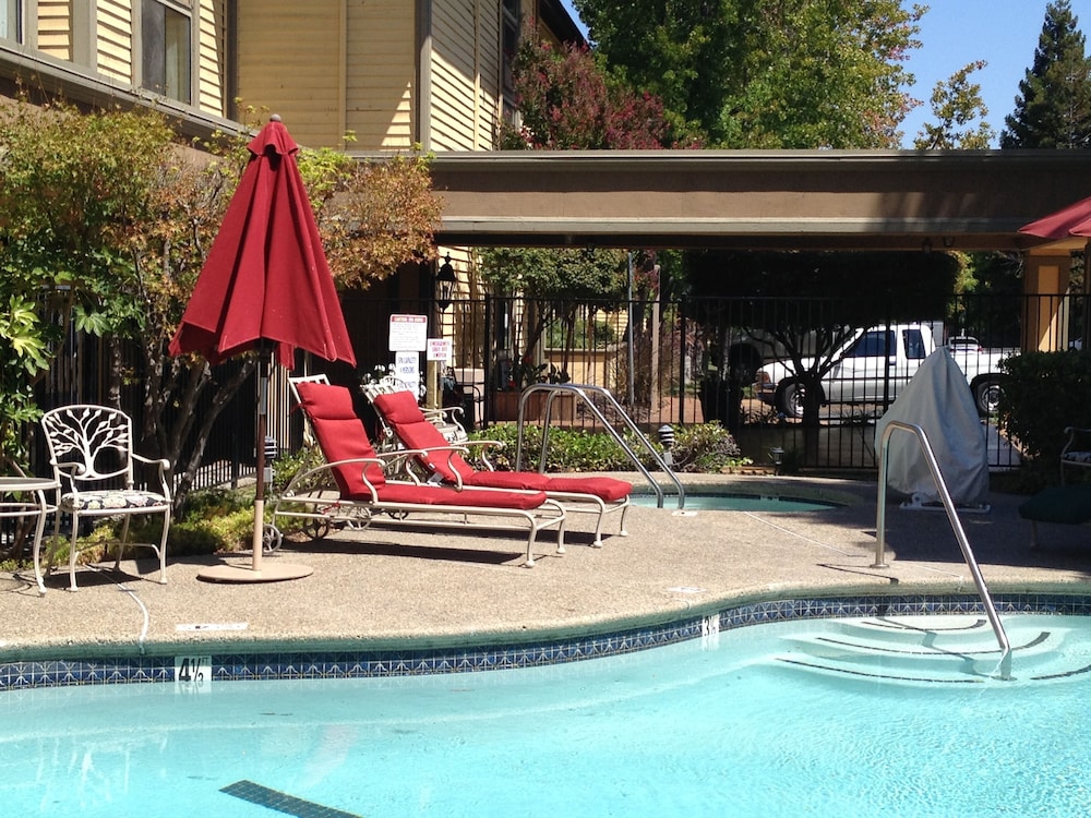Best Western John Muir Inn 38/43