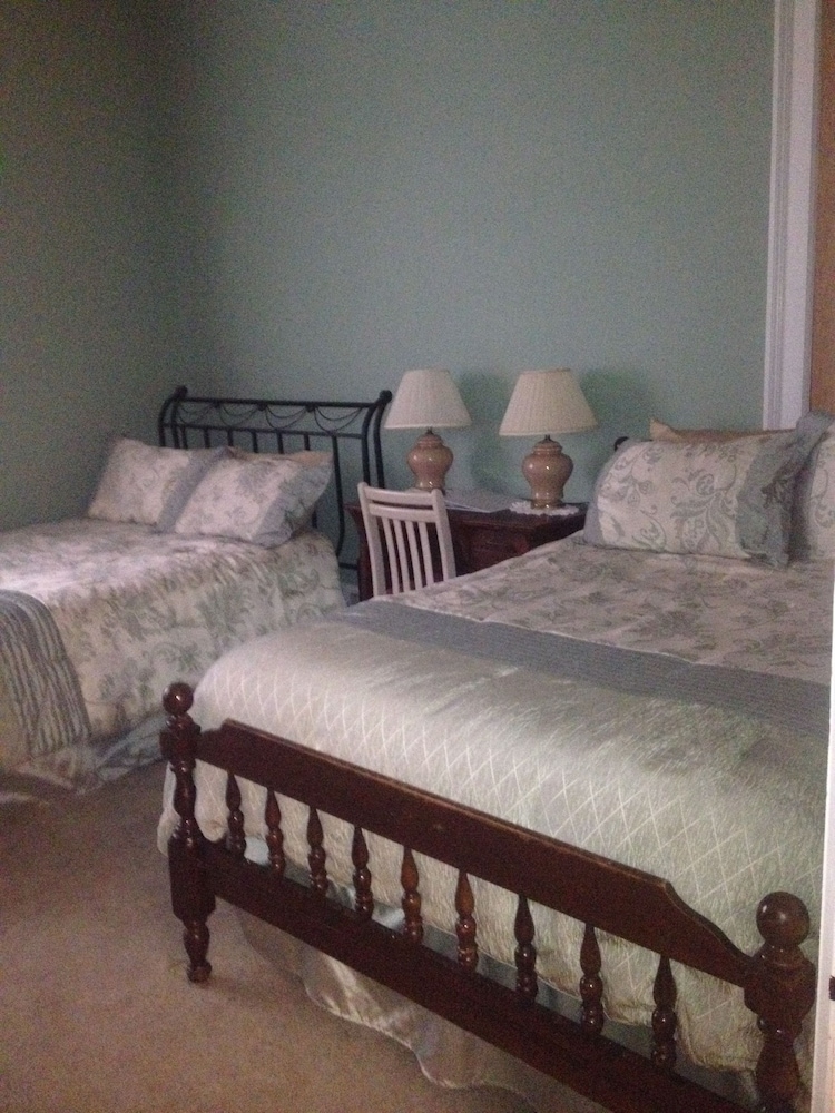 Victorian Charm Inn 23/47