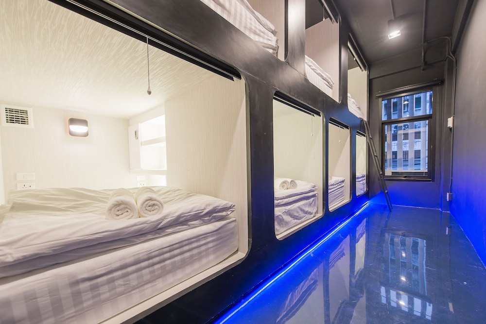 Laf Hotel Aree 13/40