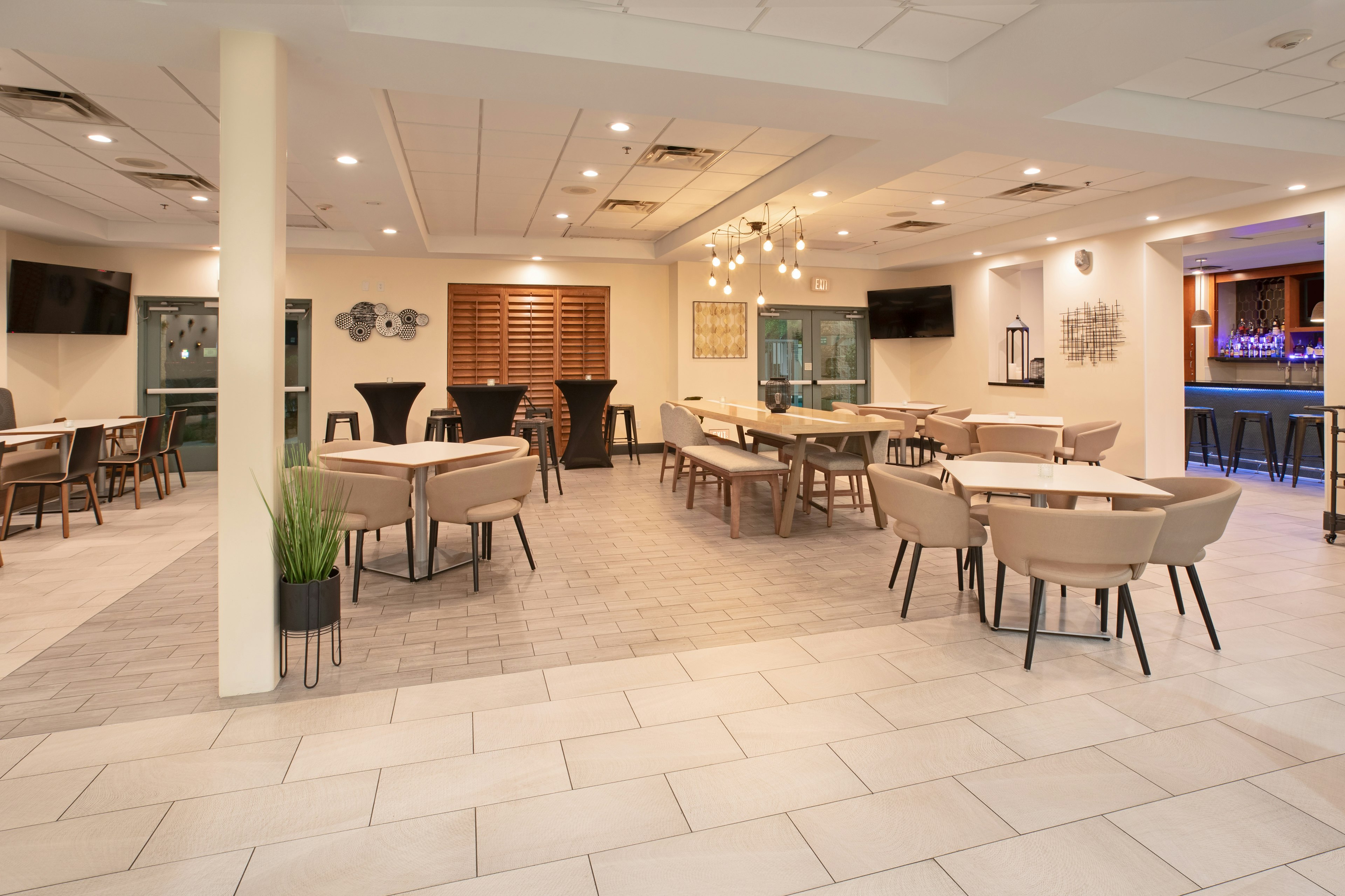 Holiday Inn and Suites Goodyear West Phoenix Area, an IHG Hotel 38/44