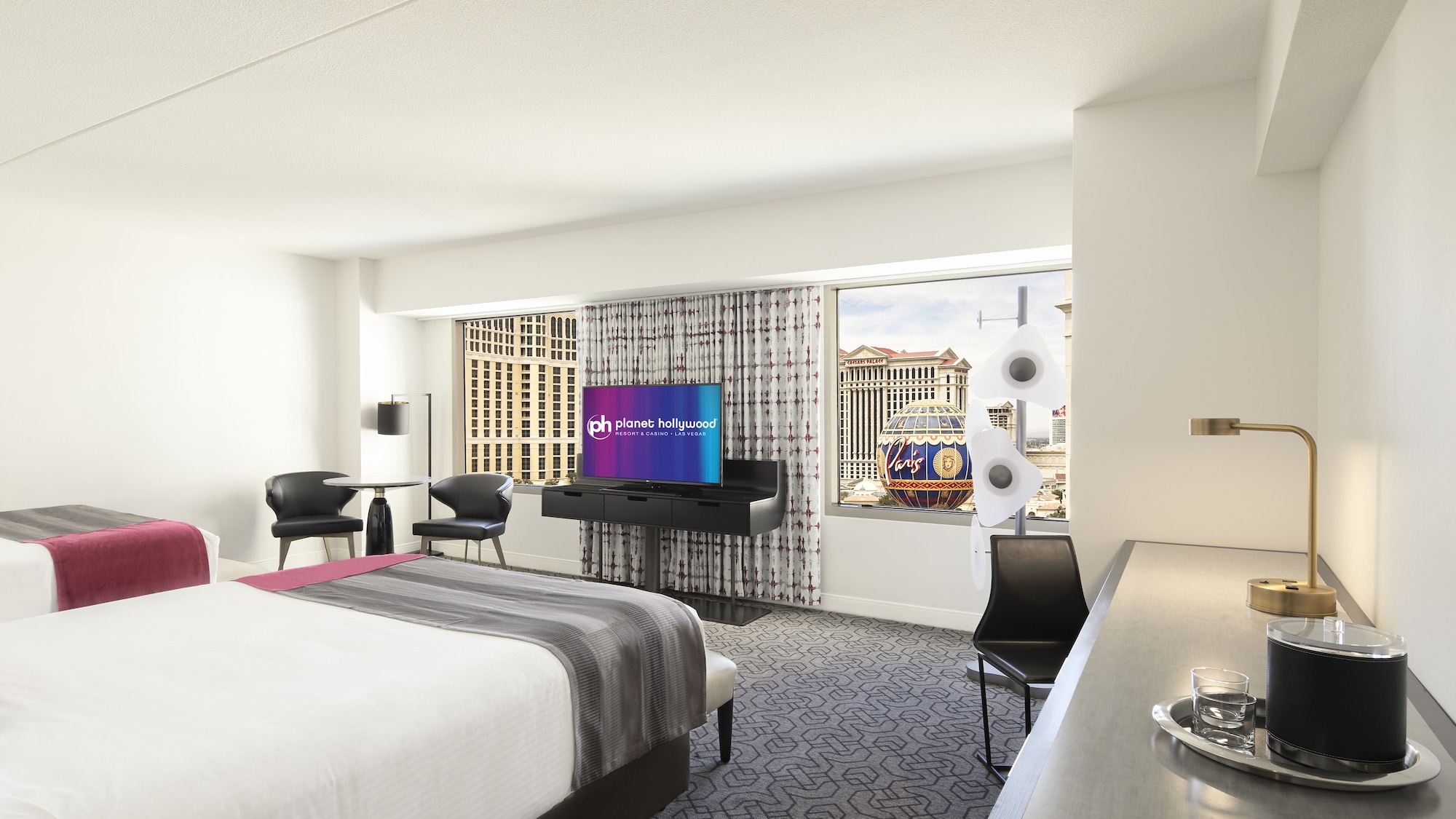 ULTRA RESORT, 2 QUEEN BEDS