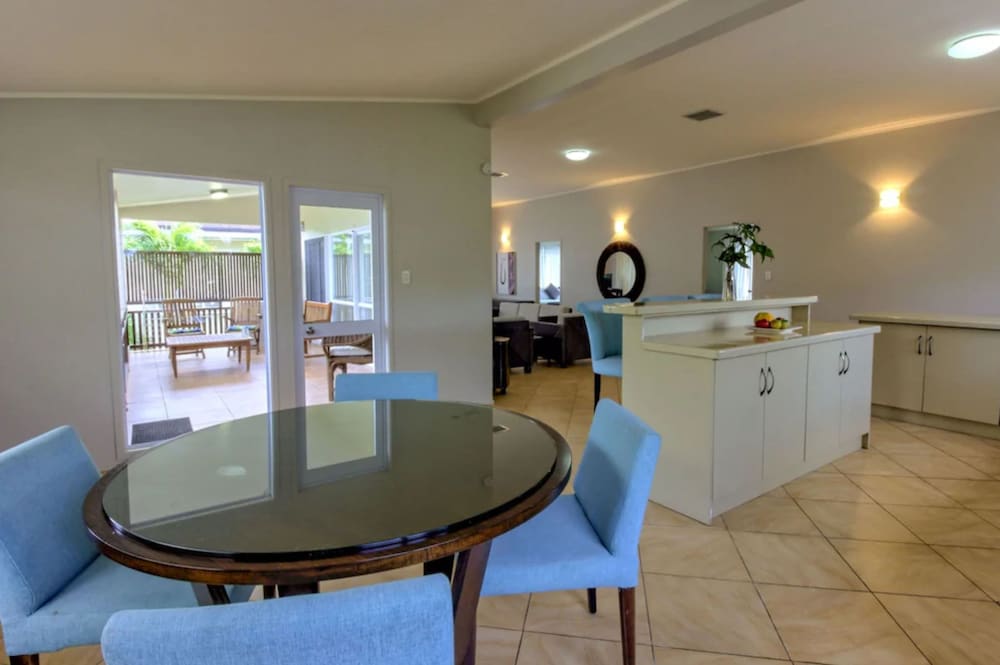 Moana Sands Beachfront Villas 23/50