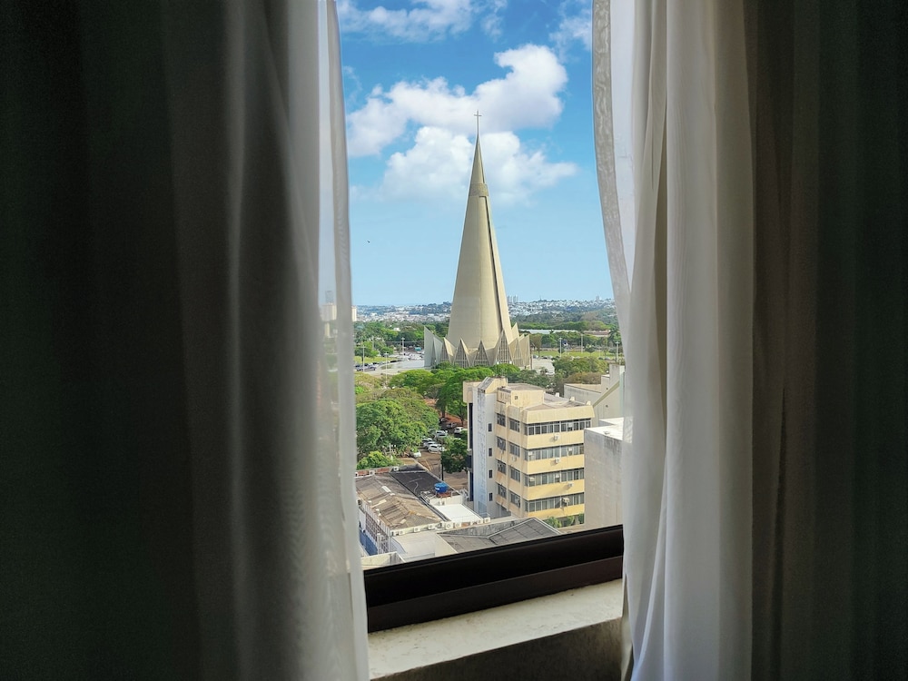 Hotel Metropole Maringa 67/69