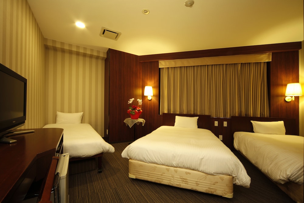 Hillarys Hotel 13/40