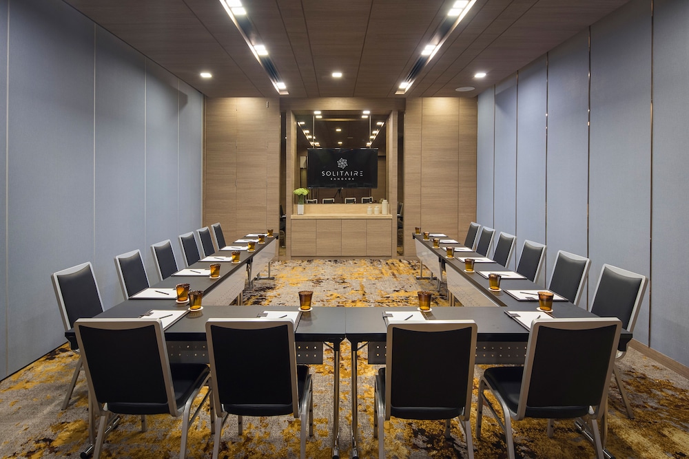 Solitaire Bangkok Sukhumvit 11 by Kingston Hotels 65/73