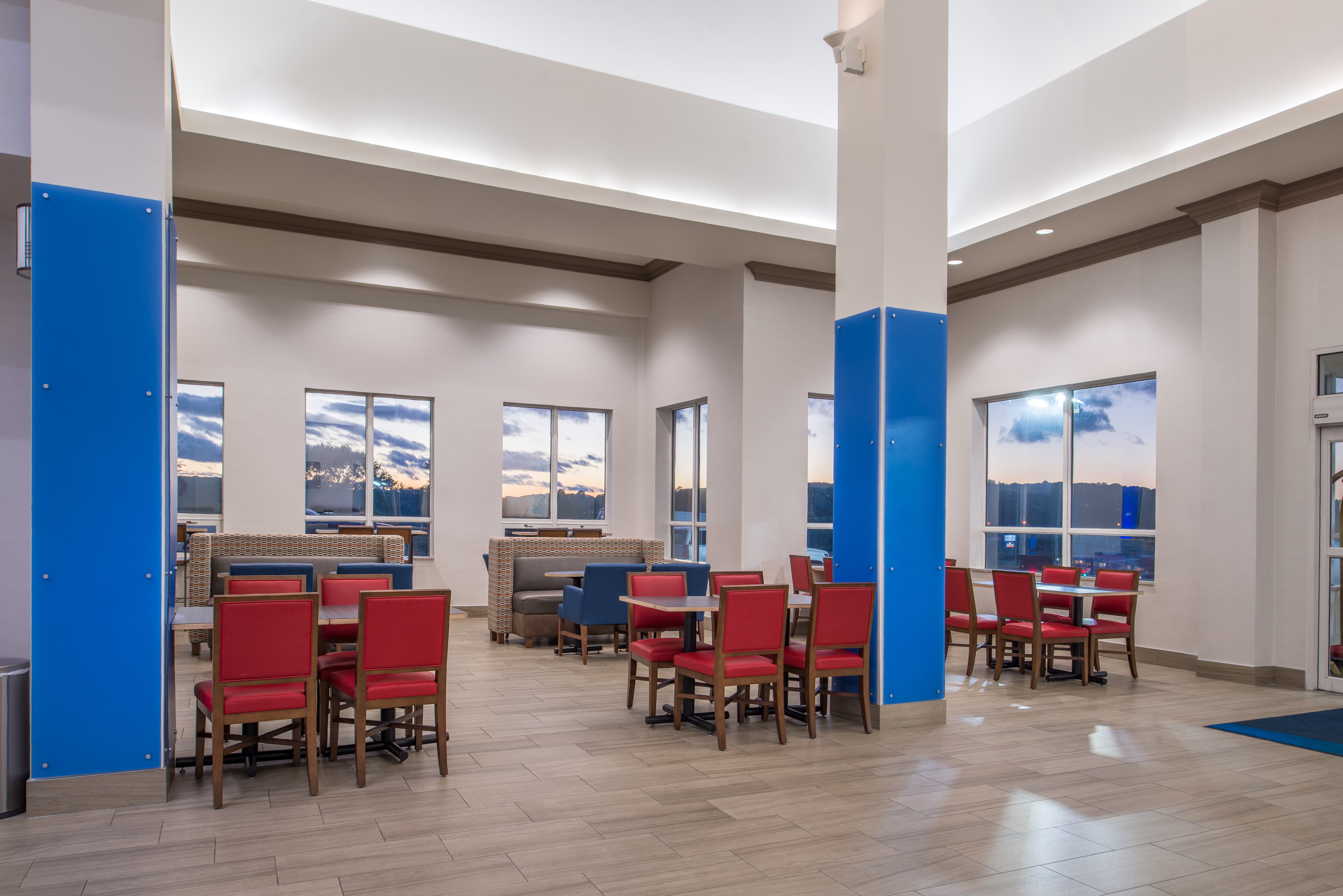 Holiday Inn Express Mystic 36/45