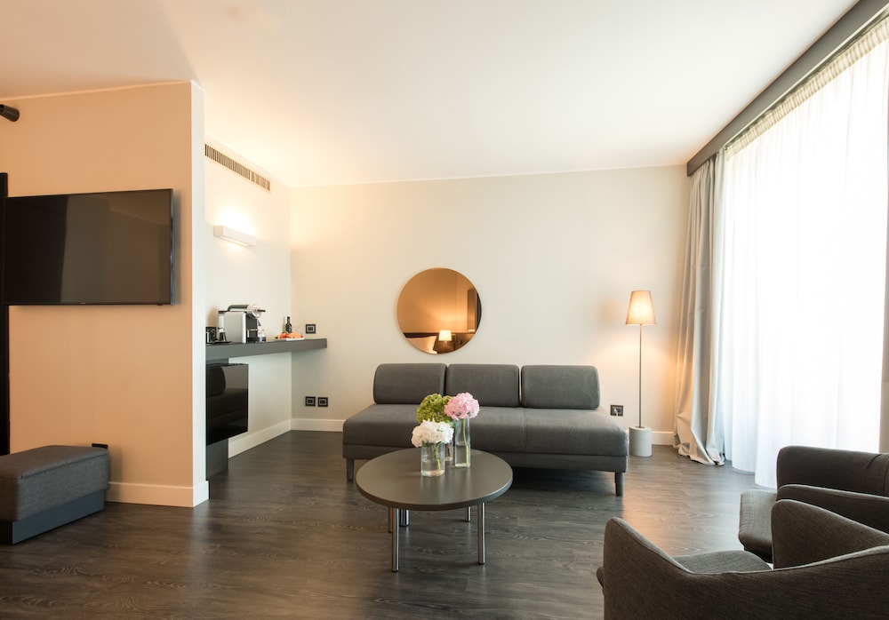 The Nicolaus Hotel Bari 55/67