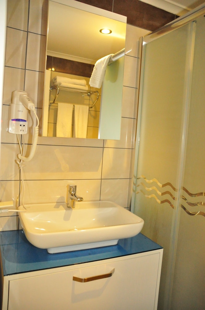Aura Boutique Hotel 49/49