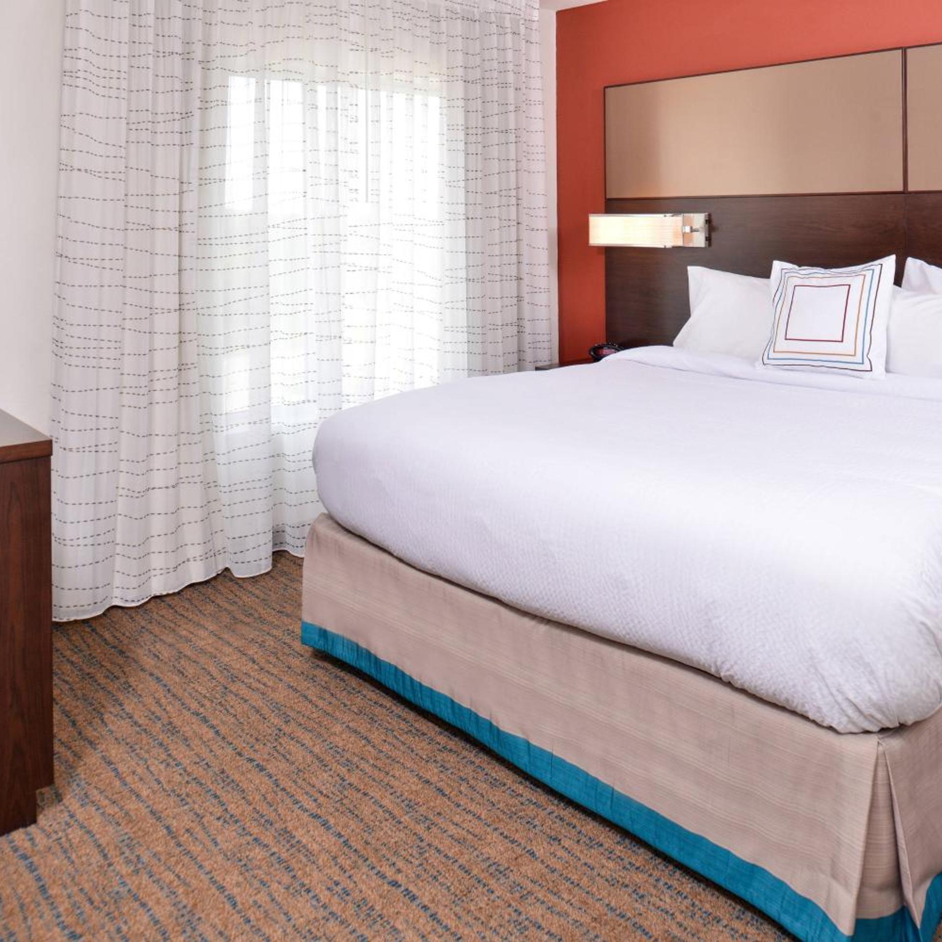 1 Bedroom, Suite, King Bed, Sofa, Accessible