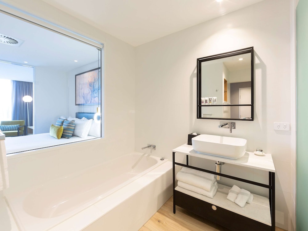 Mercure Canberra Belconnen 65/69