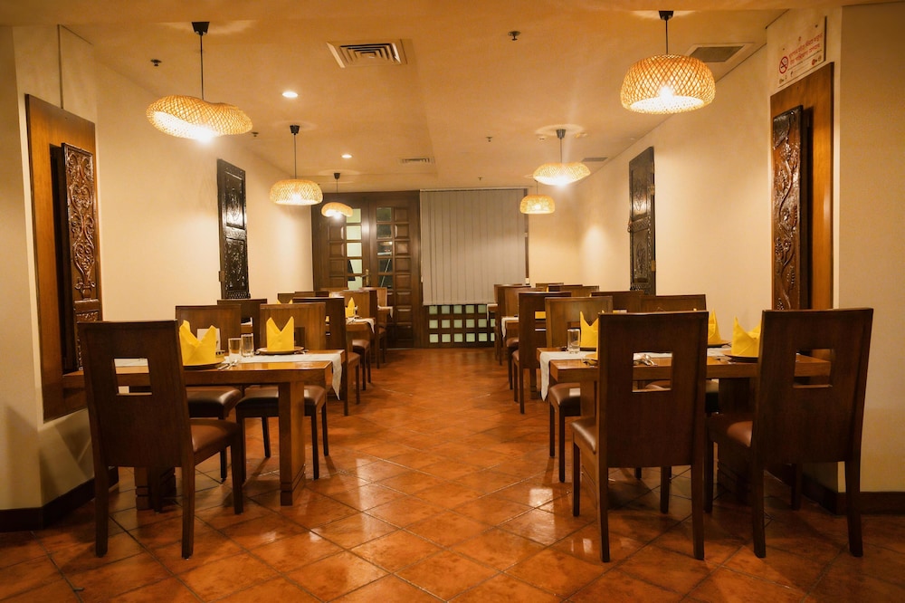 Radisson Blu Dhaka Water Garden 66/83
