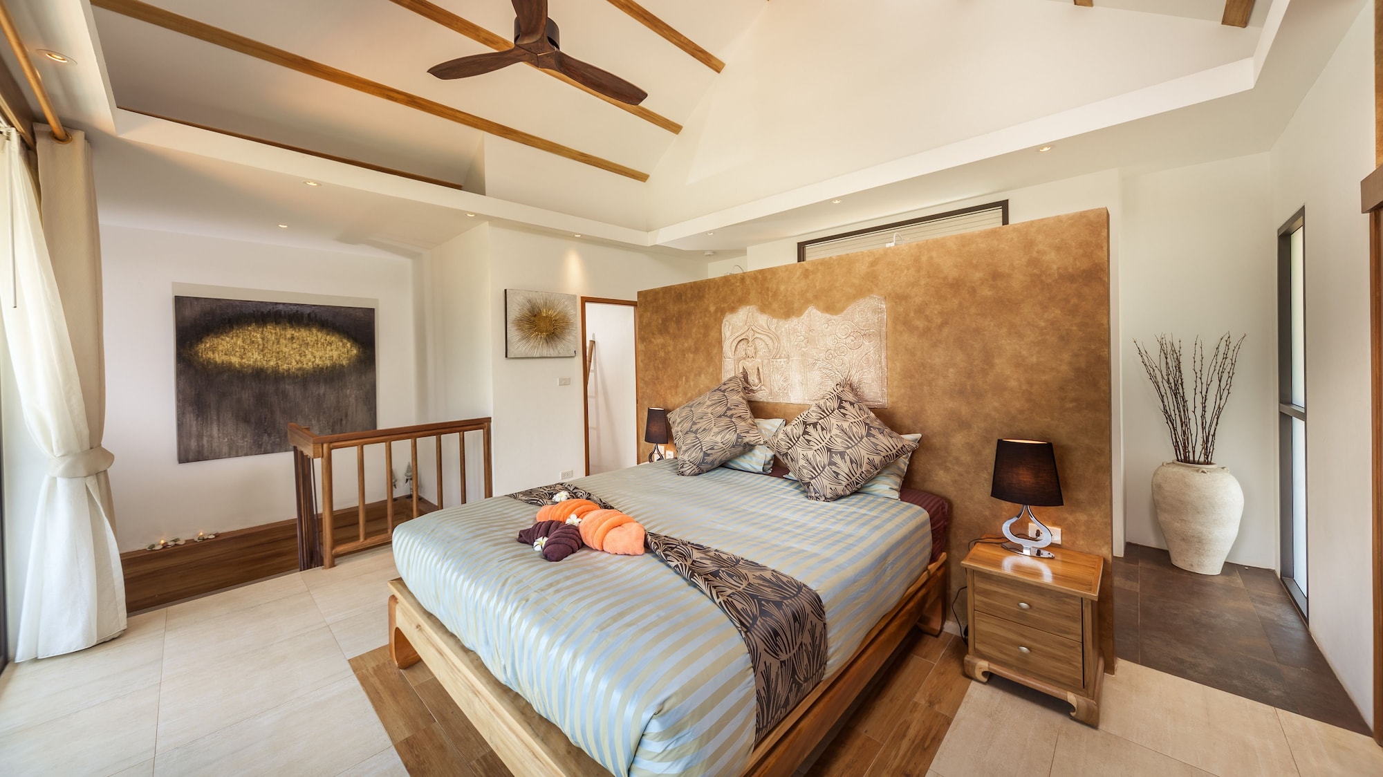 DUPLEX, POOL, VILLA