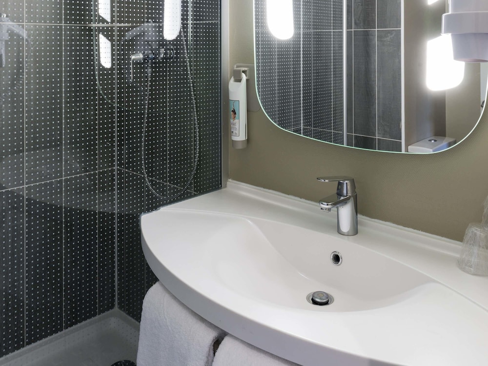 Ibis Senlis 70/70