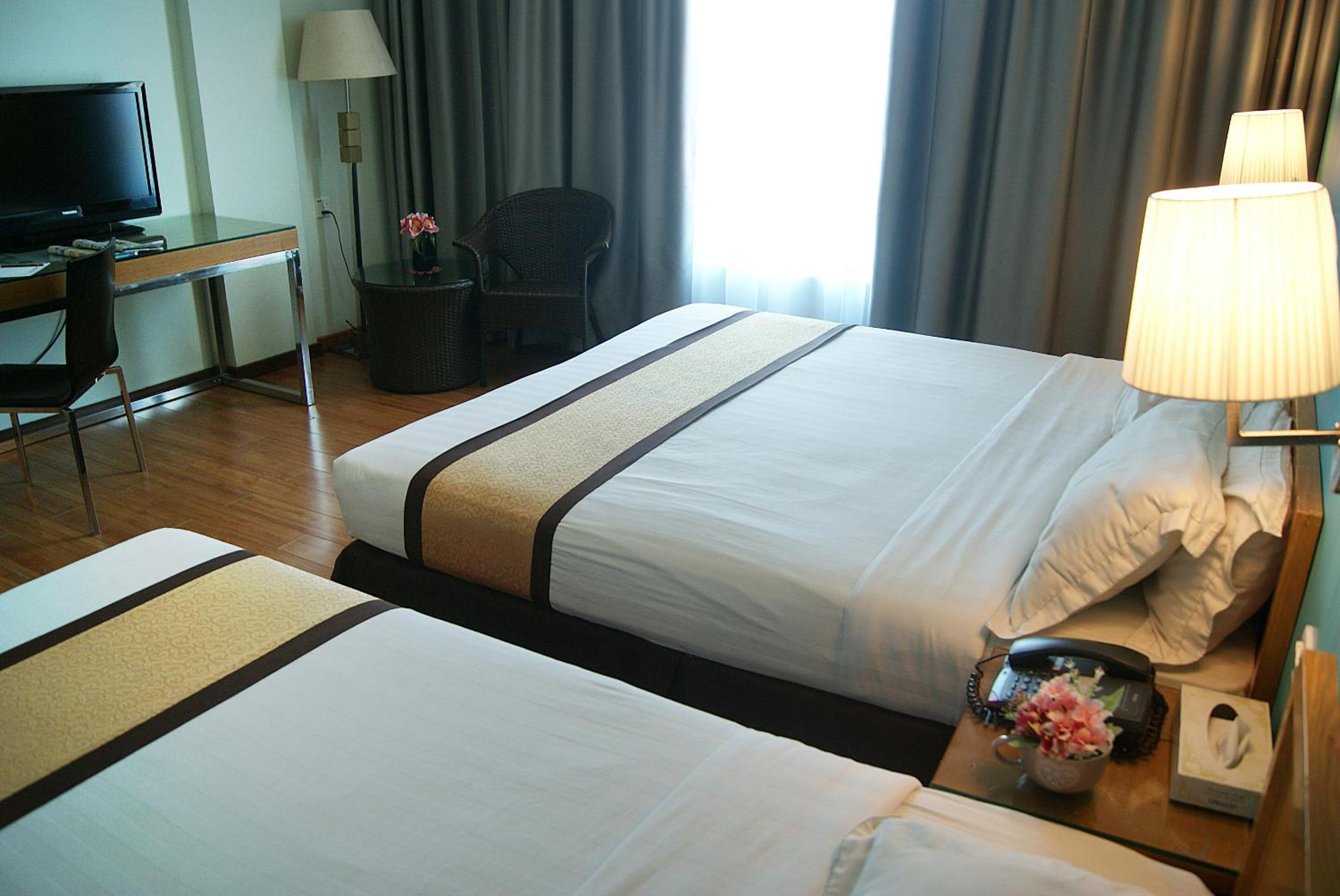 Tang Dynasty Bay Hotel 32/57