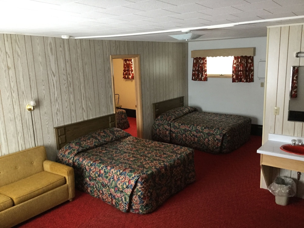 Cedars Motel 52/72