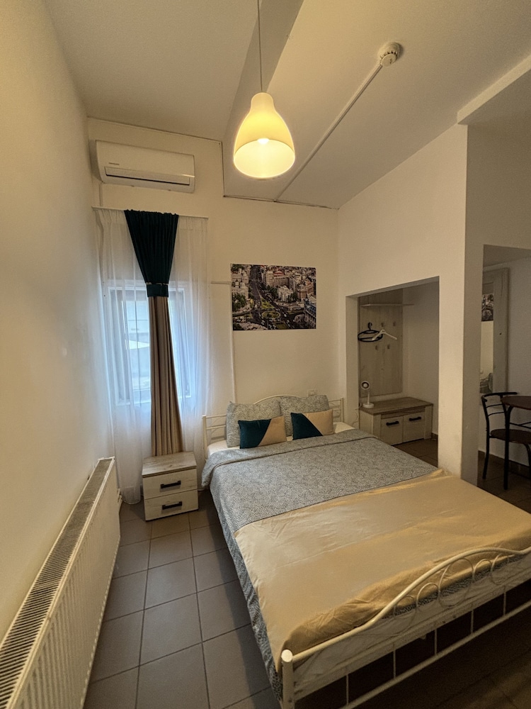 X Hostel Bucharest 12/44