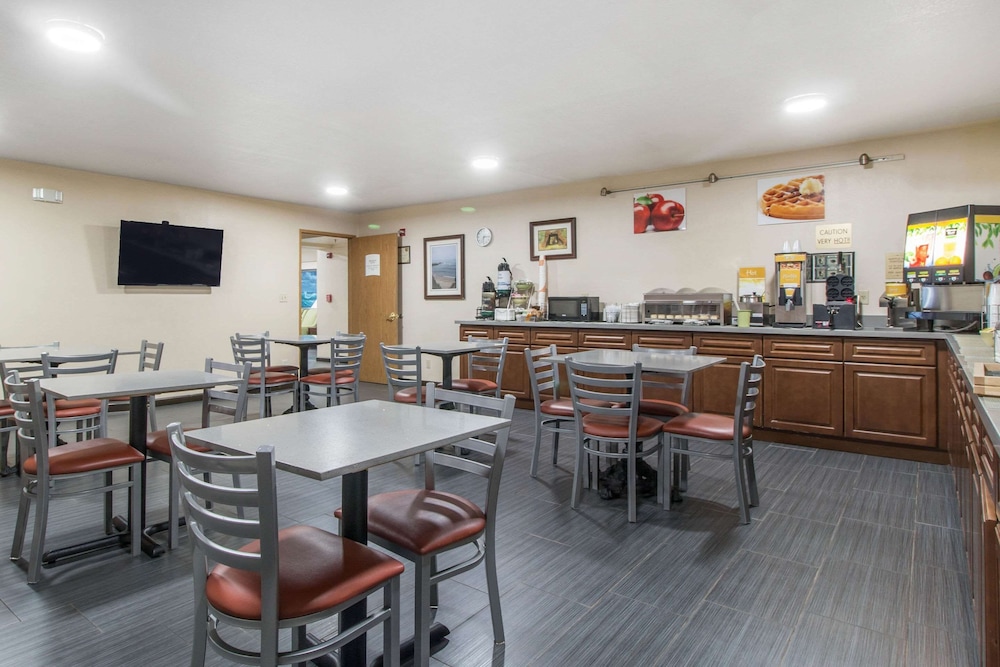 Quality Inn & Suites Crescent City Redwood Coast 37/52