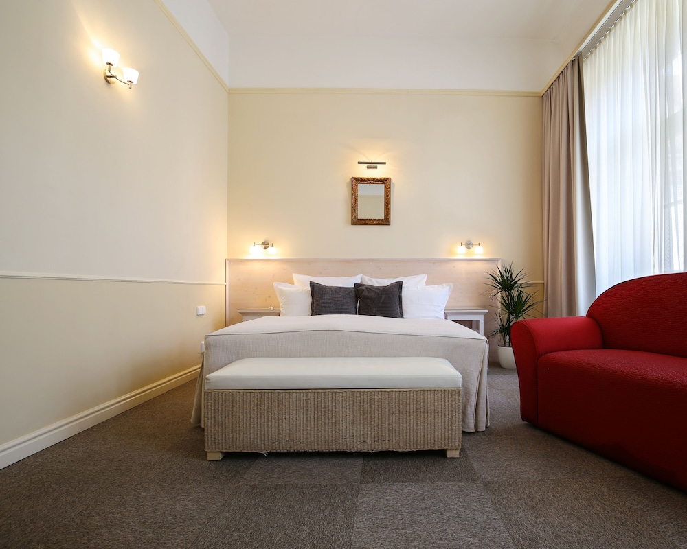 STANDARD, DOUBLE BED