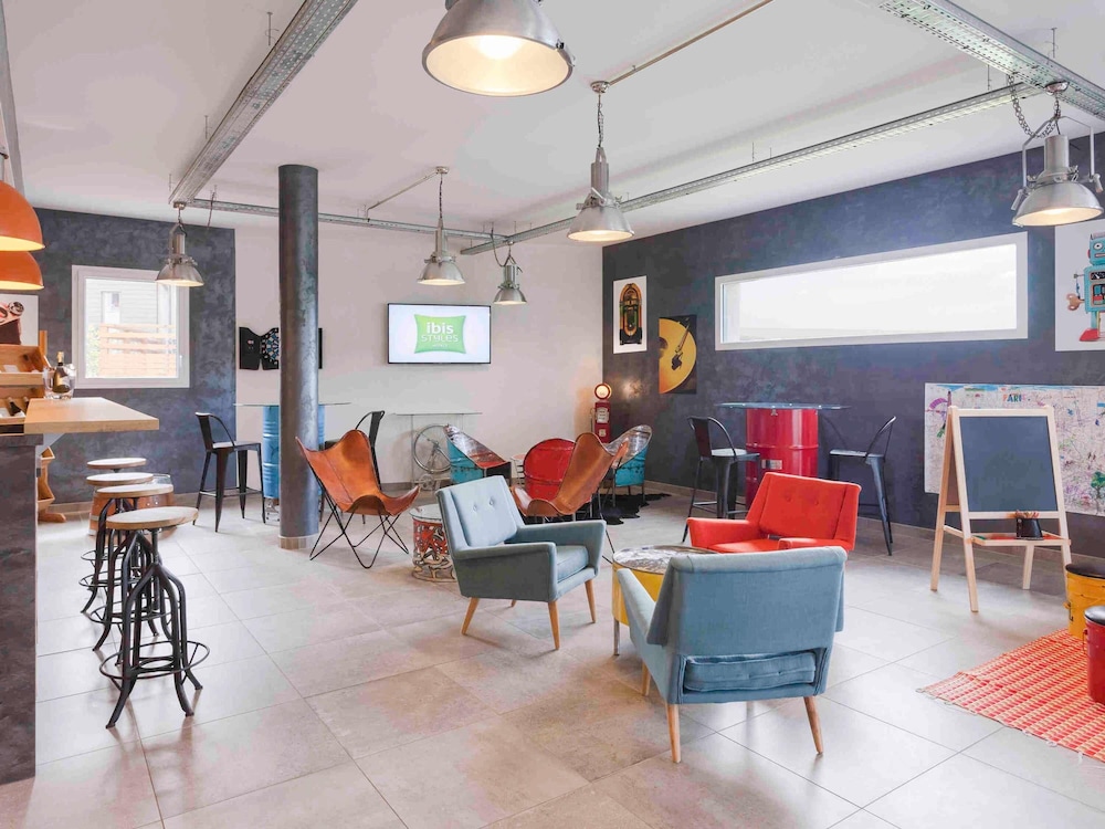 Ibis Styles Vierzon 24/44