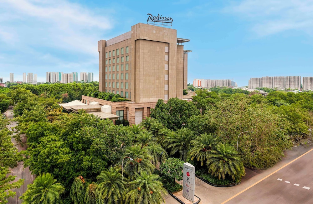 Radisson Noida 64/69