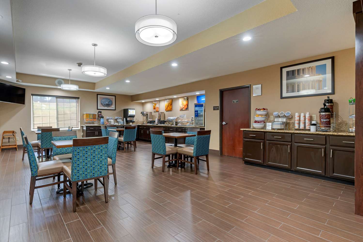 Comfort Suites Downtown Sacramento 35/47