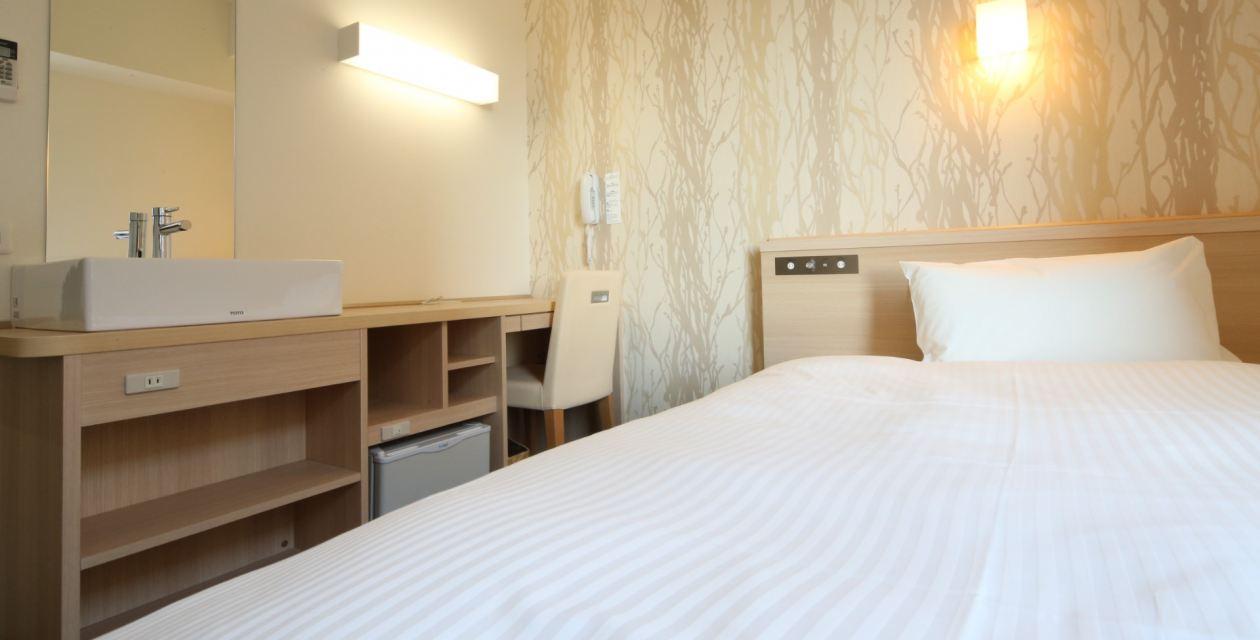 Moderate, Semi Double Bed
