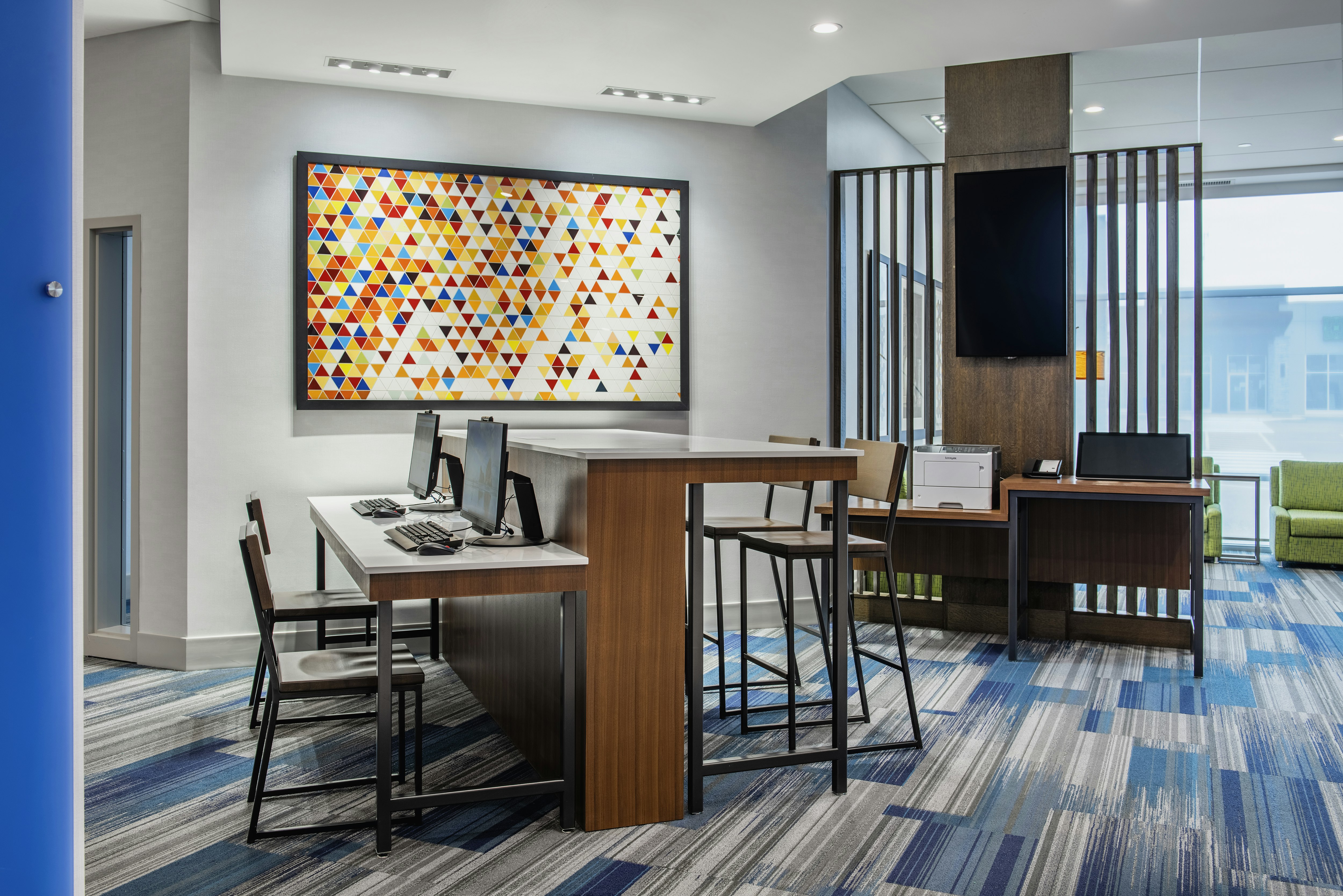 Holiday Inn Express And Suites Kelowna East 56/68