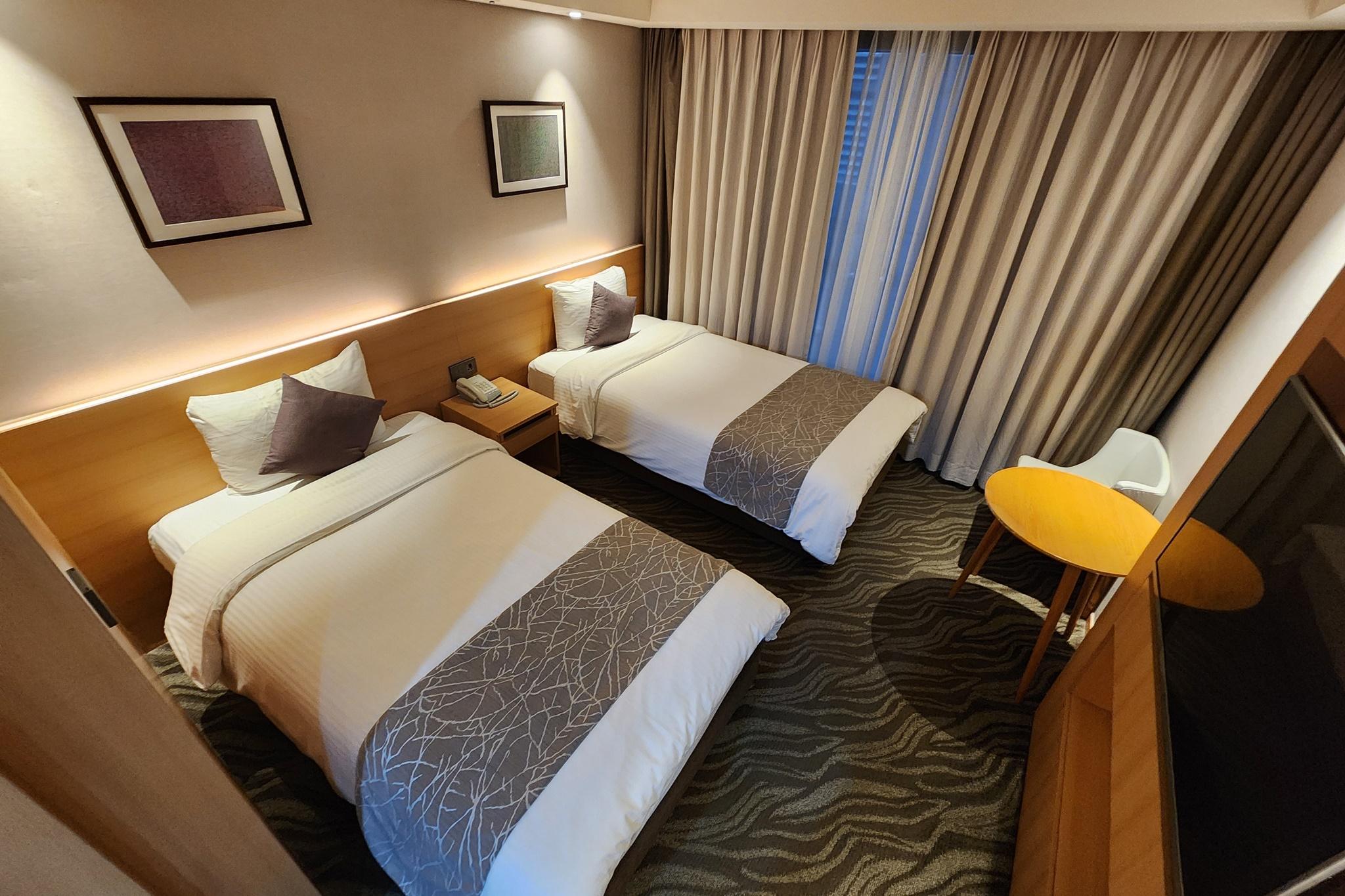 Adjoining, Standard, Twin Beds, Building View