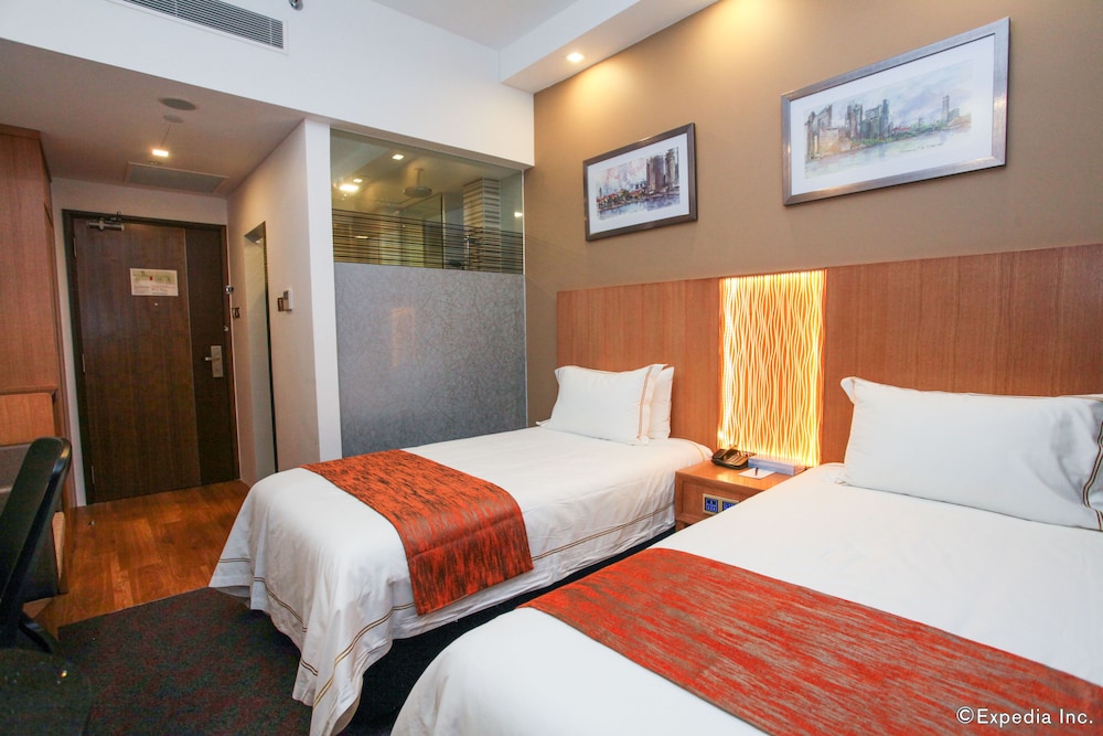 Deluxe, Double or Twin Bed