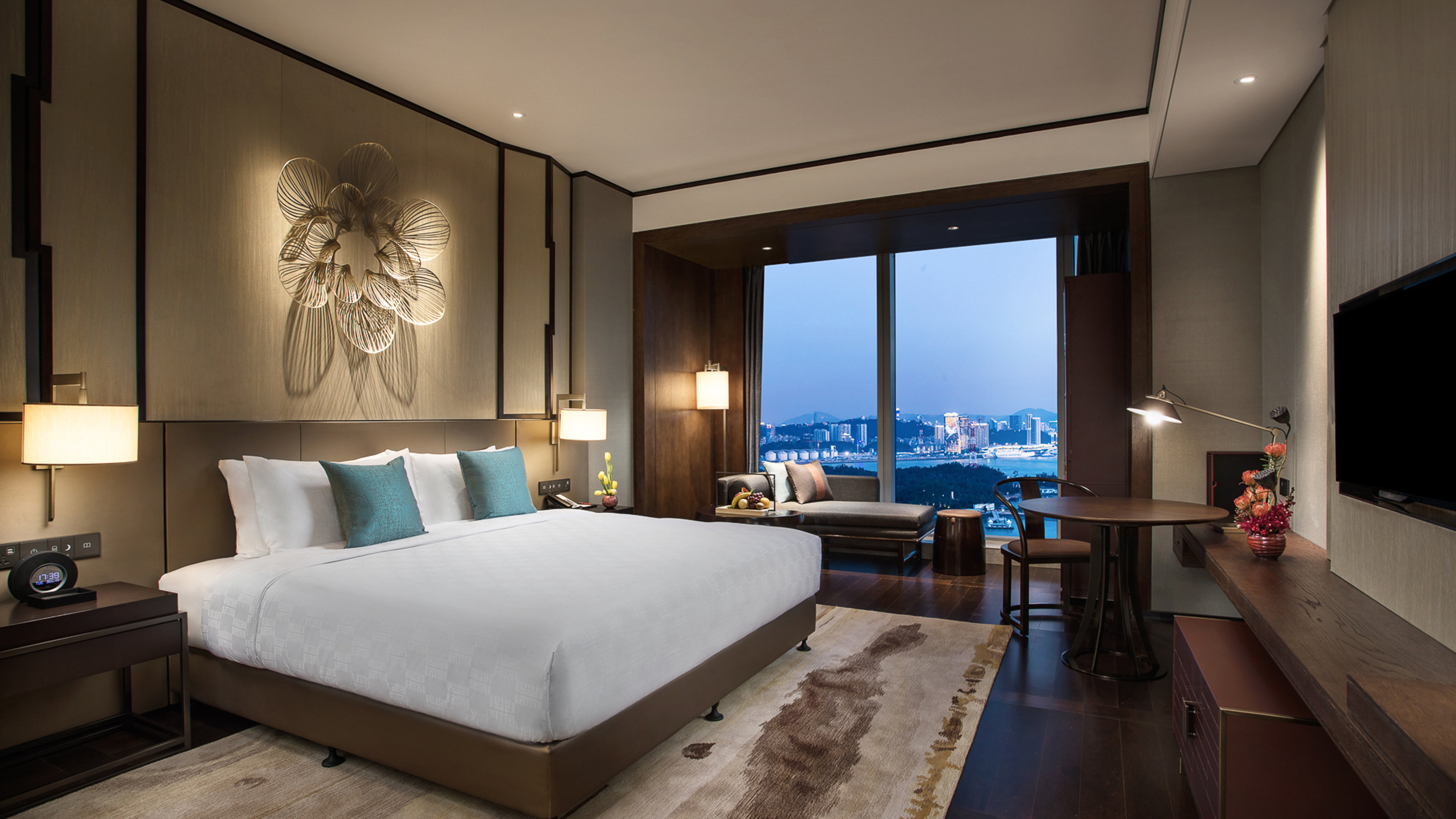 Standard, King Bed, Bay View, Accessible