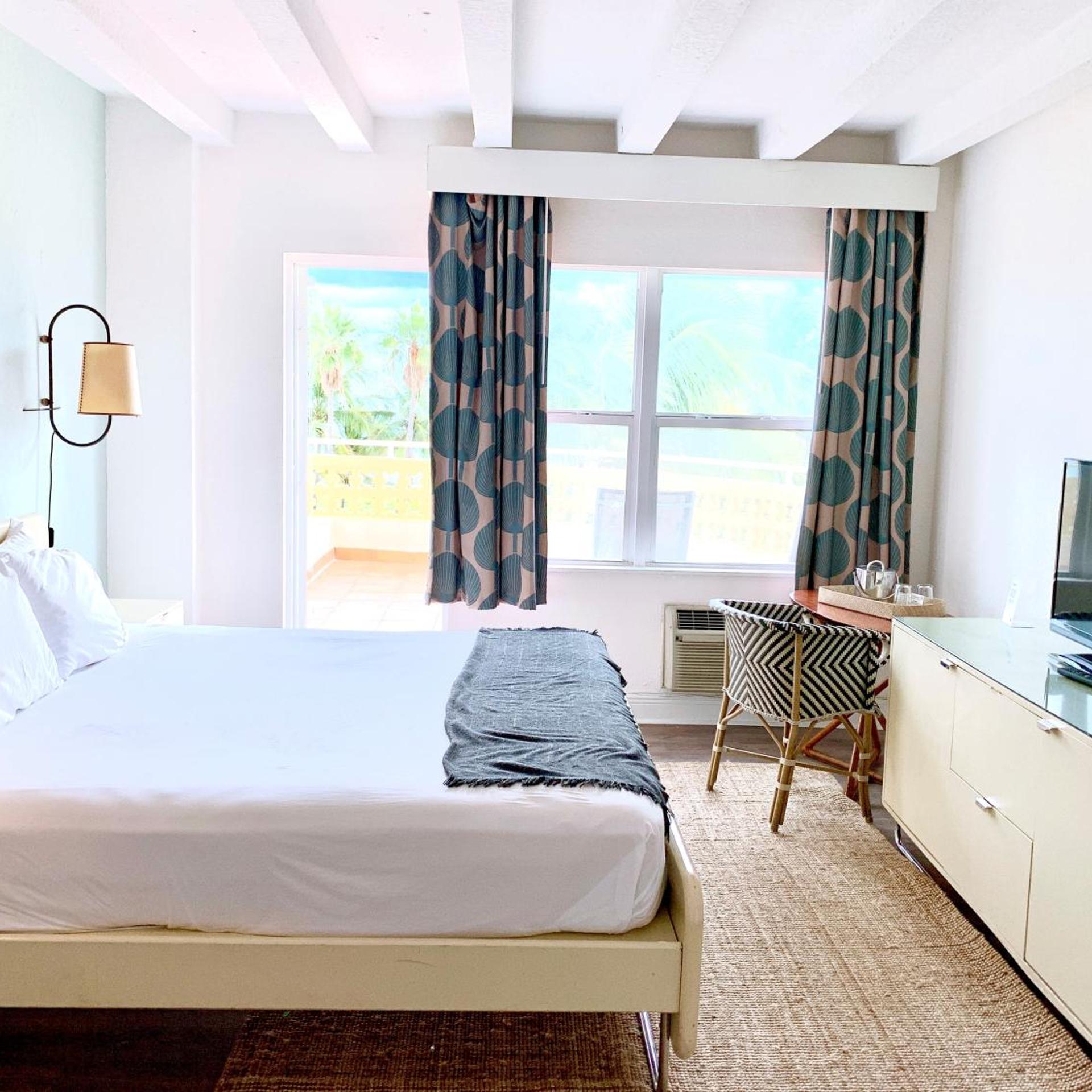 Room, King Bed, Ocean Front, Balcony