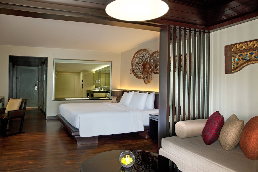 Le Meridien Phuket Beach Resort 24/73
