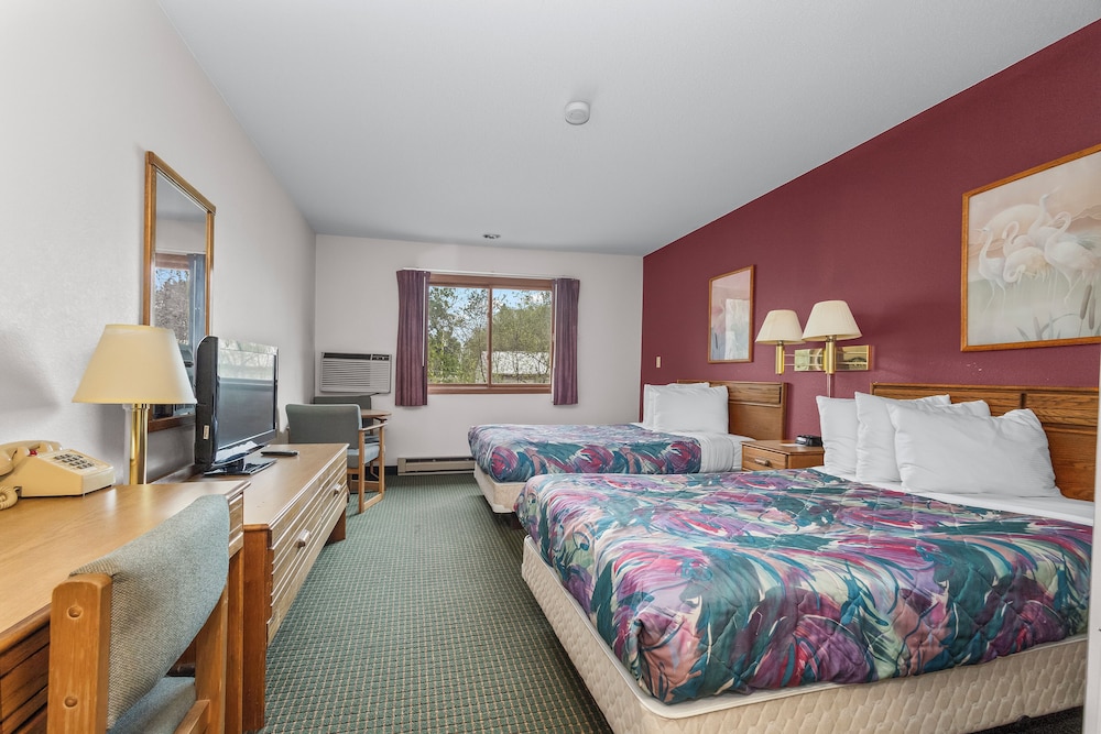 غرفة بسريرين كوين، Wautoma Inn by OYO Near Airport WI 73 2/6
