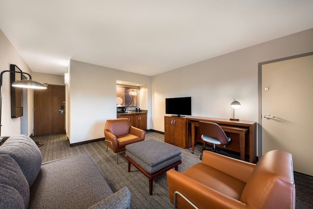 Sonesta Select San Jose Airport 33/55