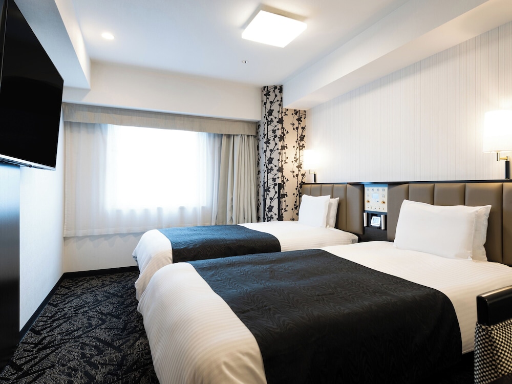 ROOM, TWIN BEDS